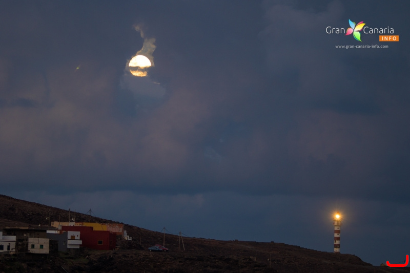The moon over Gran Canaria_36