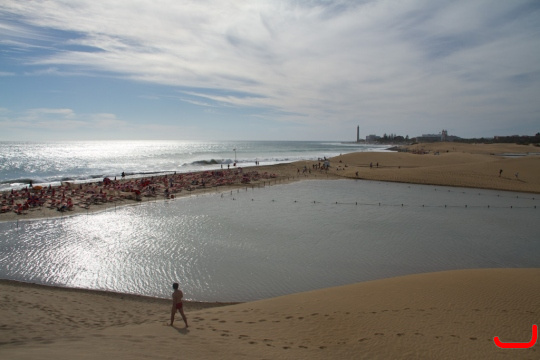 maspalomas_dunes_and_beach_-_febr_2011_-043