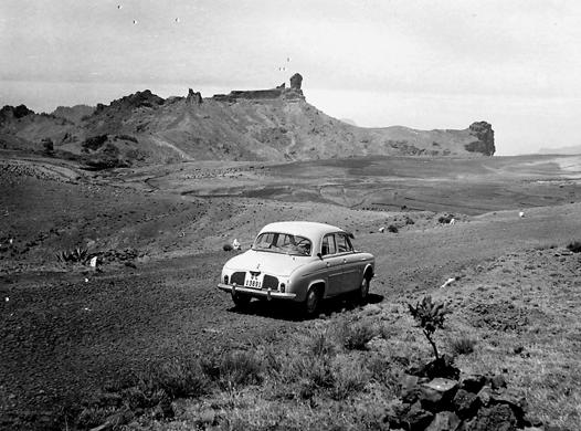 Roque Nublo with no trees in the 1950s