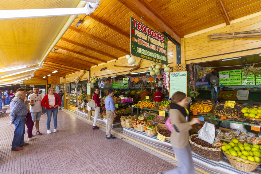 Santa Brigida market has a great selection of local produce and a quality wine stall