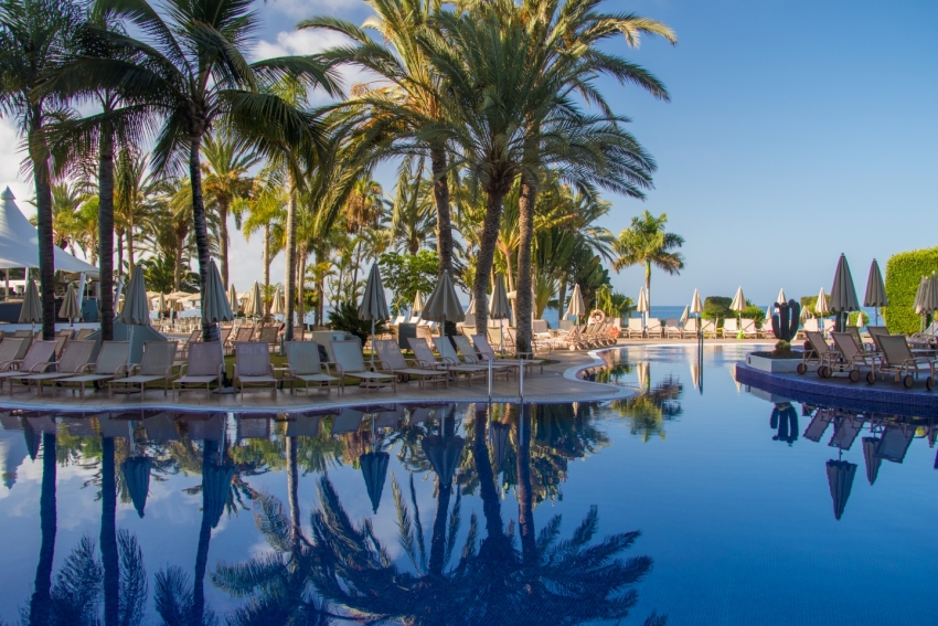 Best Gran Canaria Swimming Pools: The Radisson Blu swimming pool 