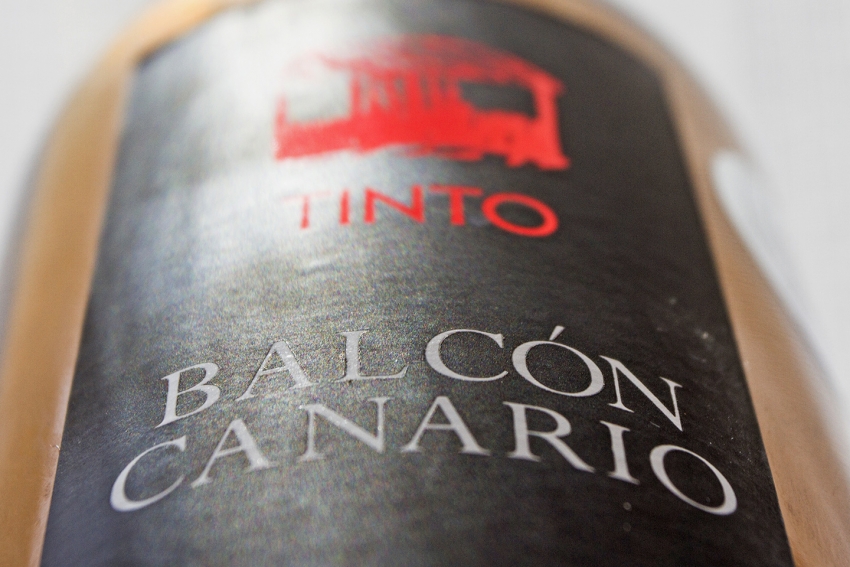 Balcón Canario: A Lovely young thing from Tenerife