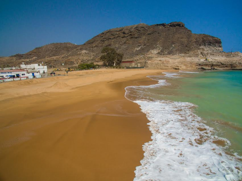 Tauro beach invaded by disgruntled locals
