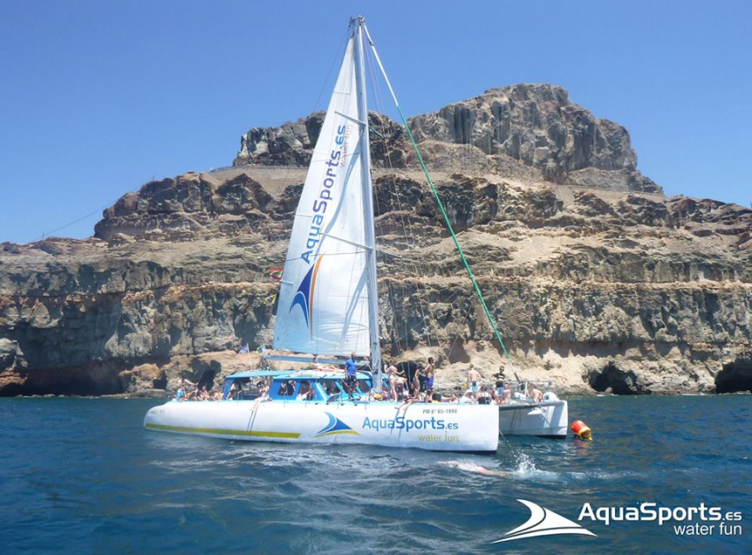 The Magic Catamaran in Gran Canaria is ideal for water sports