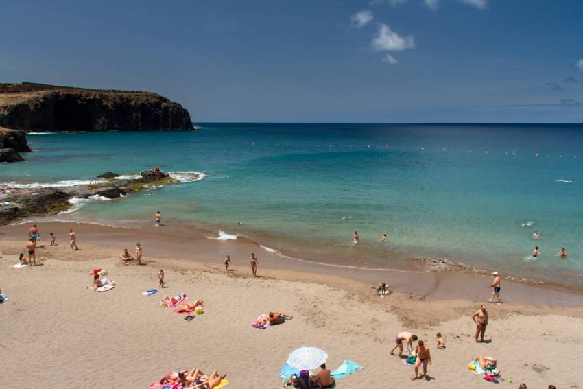 Sardina beach is a local Gran Canaria favourite
